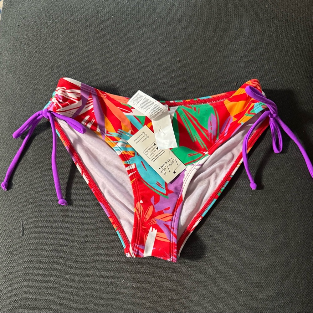Cupshe Red and Green Tropical Bikini Bottoms